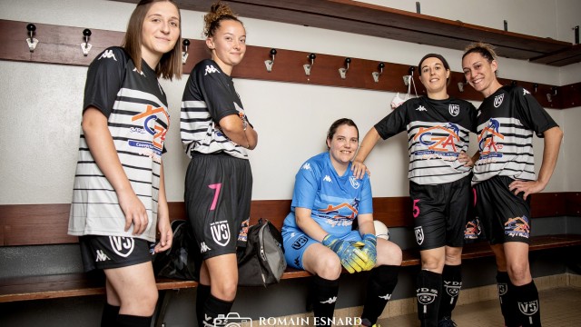 Maillots Féminines 2023-2024 1